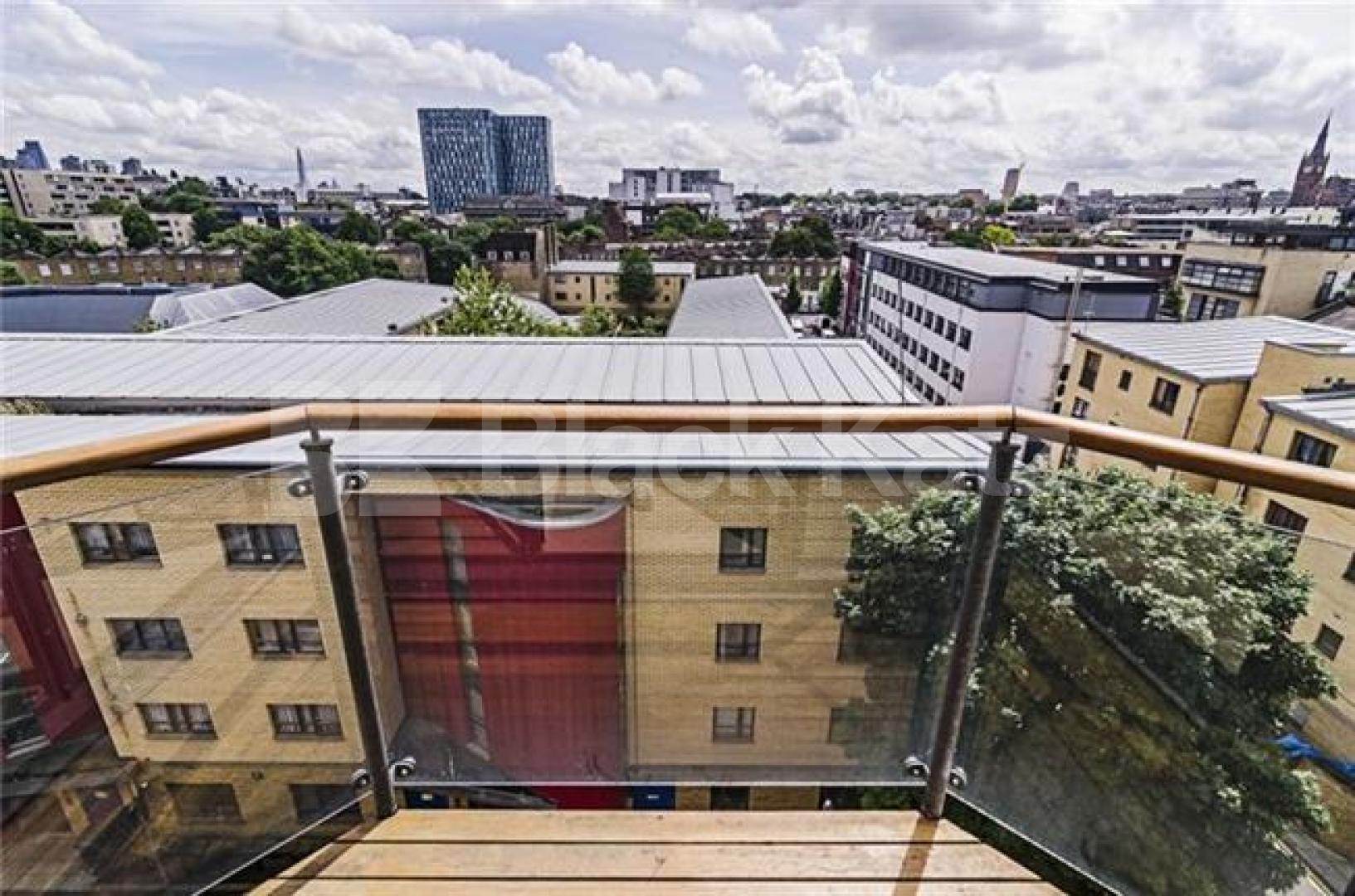 			MODERN 2 BEDROOM APARTMENT IN A PORTERED DEVELOPMENT, 2 Bedroom, 1 bath, 1 reception Flat			 Ice Wharf  , KINGS CROSS 